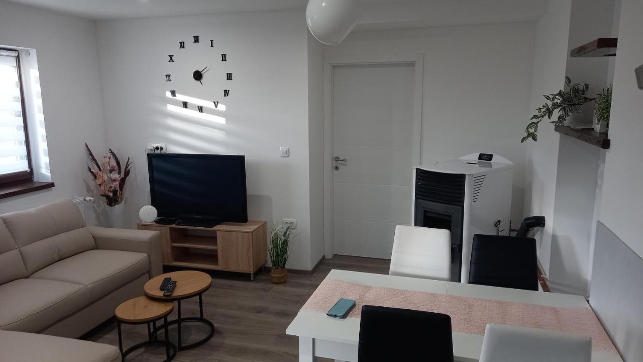 Gogo Apartamento Delnice Exterior foto