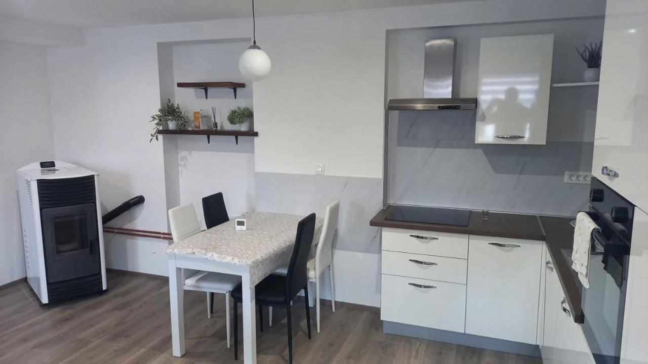 Gogo Apartamento Delnice Exterior foto